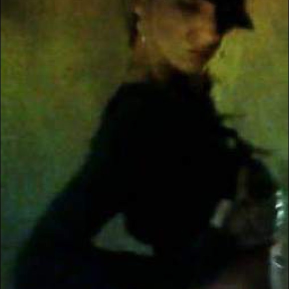 Meet your Posher, Erica - Picture 3 of 17